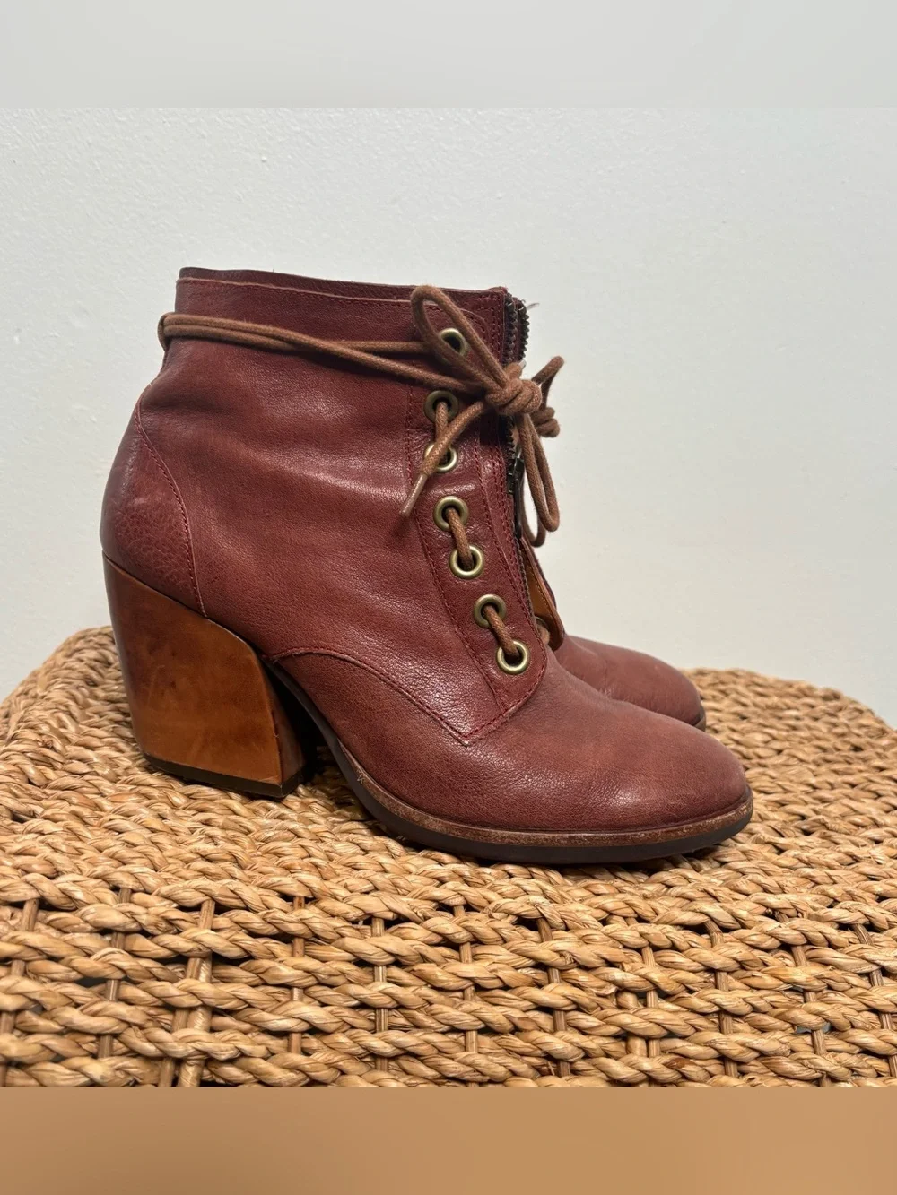Kork Ease Kalpana Burgundy Leather Ankle Boots Size 7.5